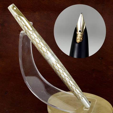 hooded nib fountain pen